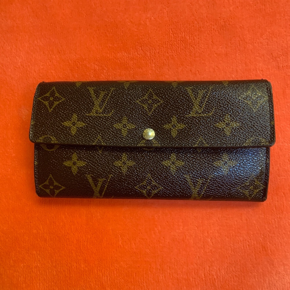 PRICE DROP!! Authentic Louis Vuitton Wallet Long Portefeuille Sarah Monogram